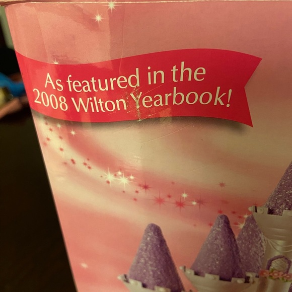 Wilton Romantic Castle Cake Making Set 32 Piece Complete Set PLUS a 2nd Partial - Picture 12 of 12